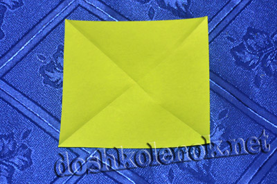 Красивая елочка из бумаги в технике оригами
