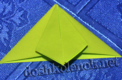 Красивая елочка из бумаги в технике оригами